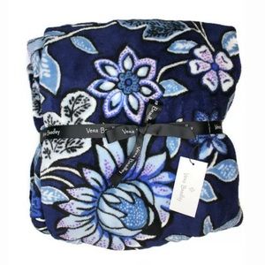 Vera Bradley Throw Blanket in Tropics Tapestry